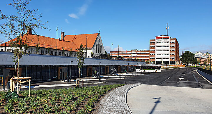 Exteriörbild Sundsvalls centralstation med nya busstationen